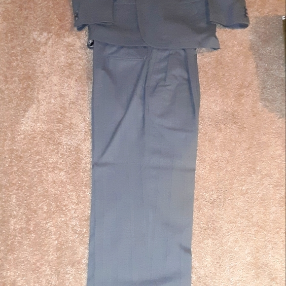 Henry Grethel 2 piece suit - Picture 2 of 5